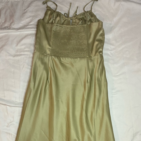 Ardene Women’s Light Green Satin Midi Dress Size Medium - Picture 5 of 10